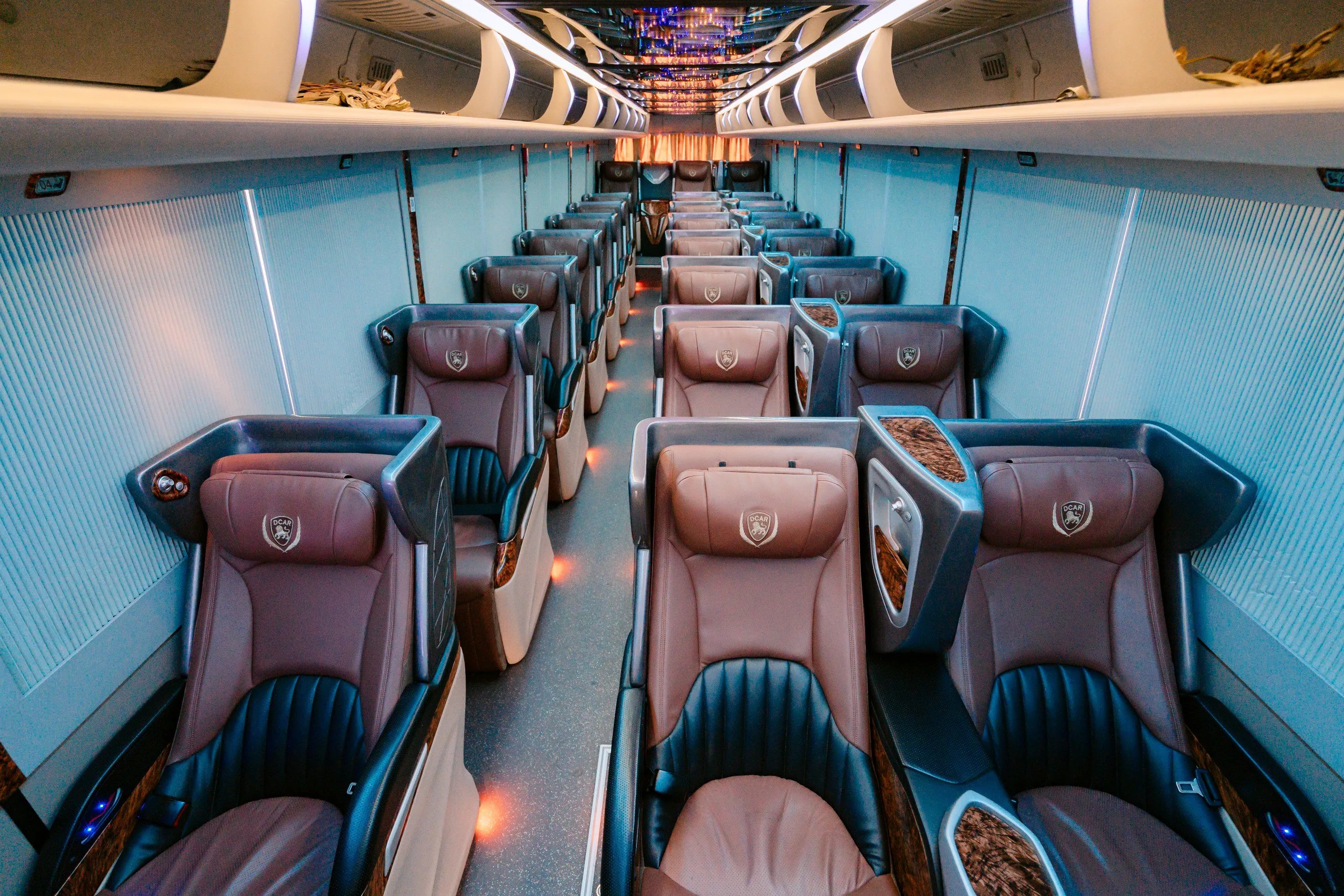 Limousine Anh Huy Đất Cảng - xe đi Cát Bà hiện đại, sang trọng, tiện nghi